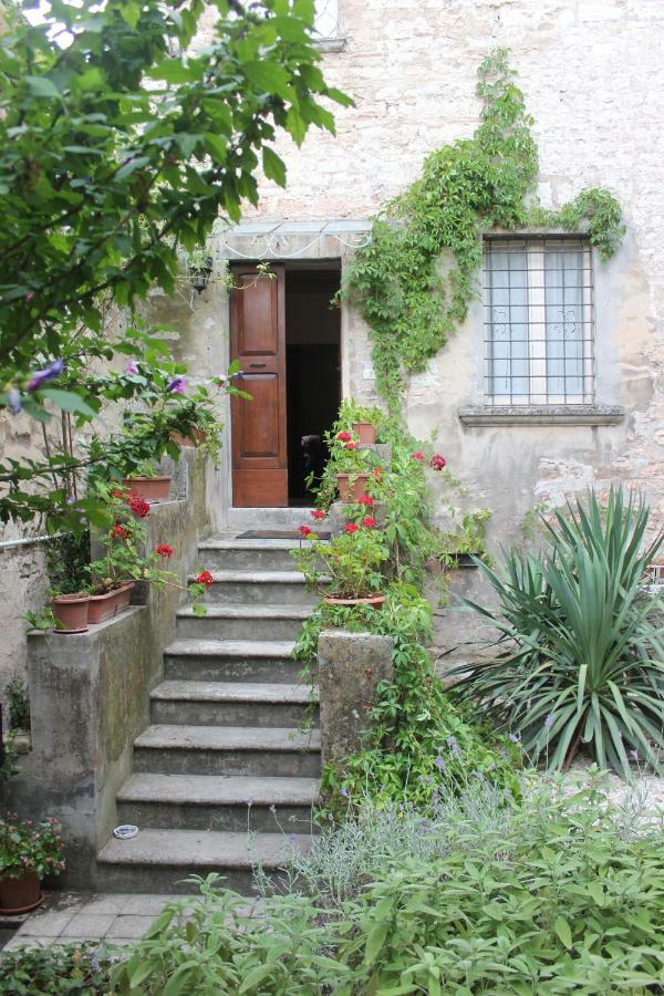 Residence Via Benamati Cagli Luaran gambar