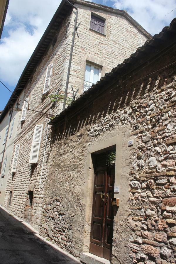 Residence Via Benamati Cagli Luaran gambar